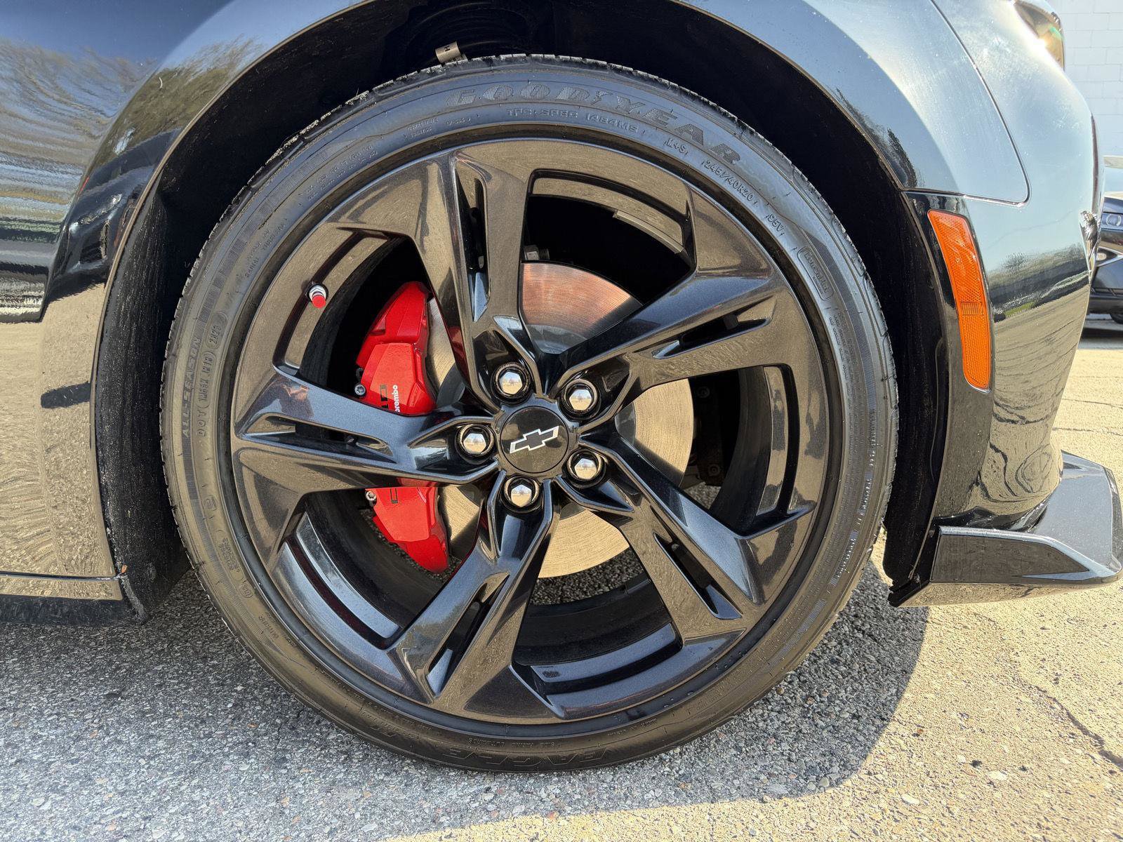 Used 2024 Chevrolet Camaro LT w/ Technology Package image 15