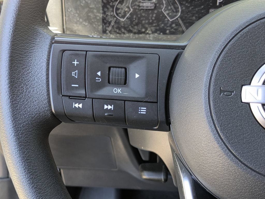 Used 2025 Nissan Kicks SV FWD image 16