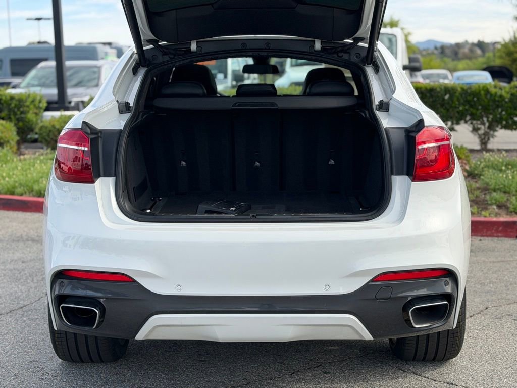 Used 2018 BMW X6 sDrive35i w/ M Sport Package image 13