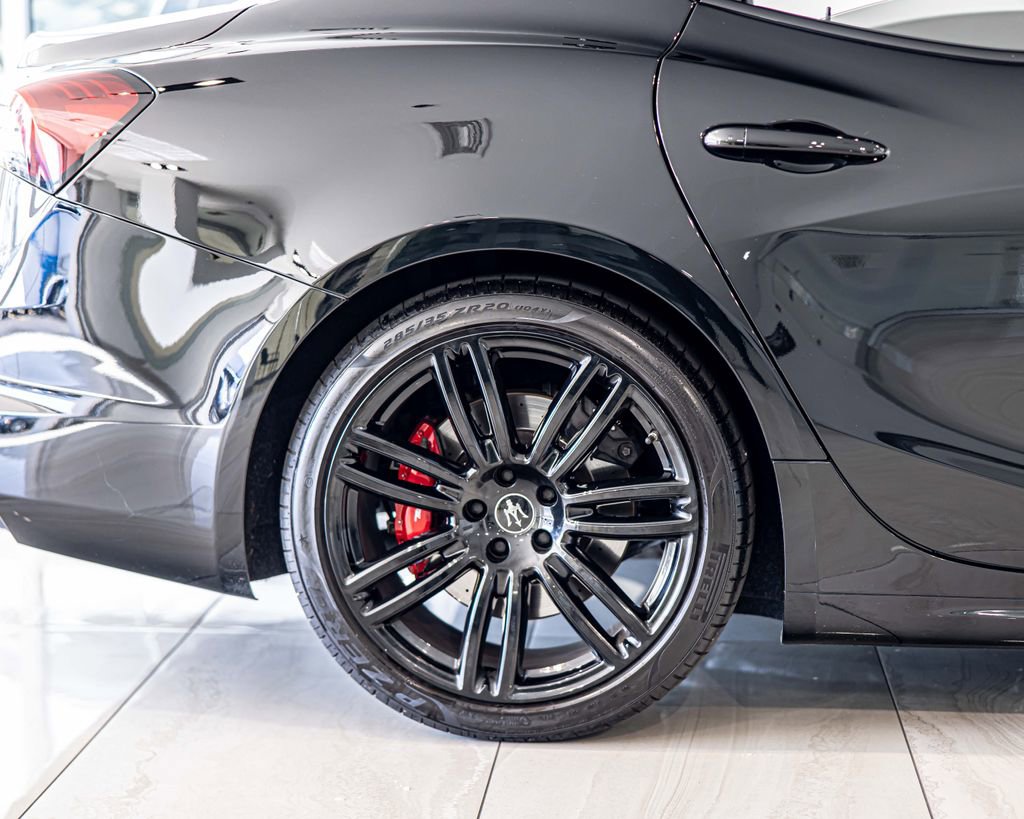 Used 2021 Maserati Ghibli RWD image 11