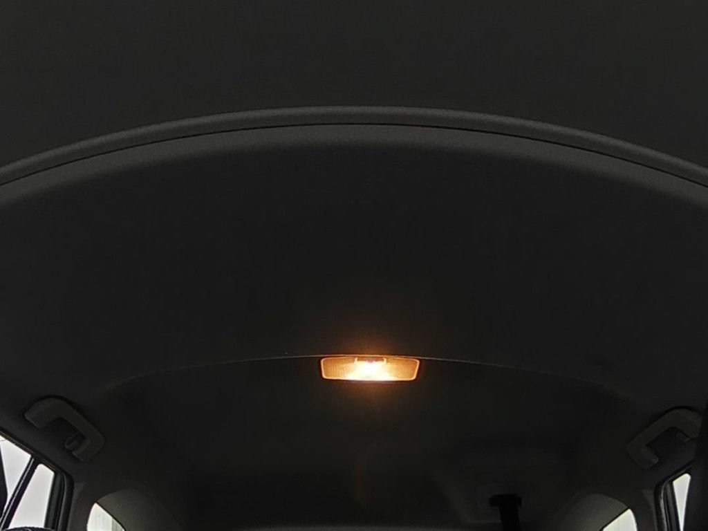 Used 2017 Toyota RAV4 XLE FWD image 17