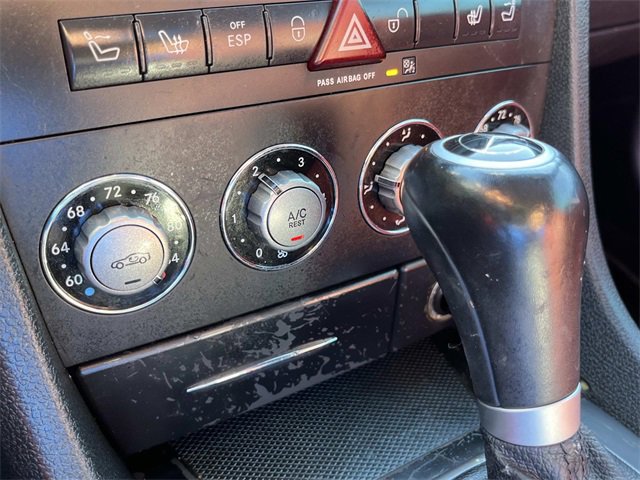 Used 2011 Mercedes-Benz SLK 300 image 28