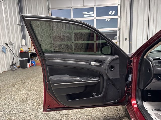 Used 2019 Chrysler 300 Touring w/ Sport Appearance Package image 7