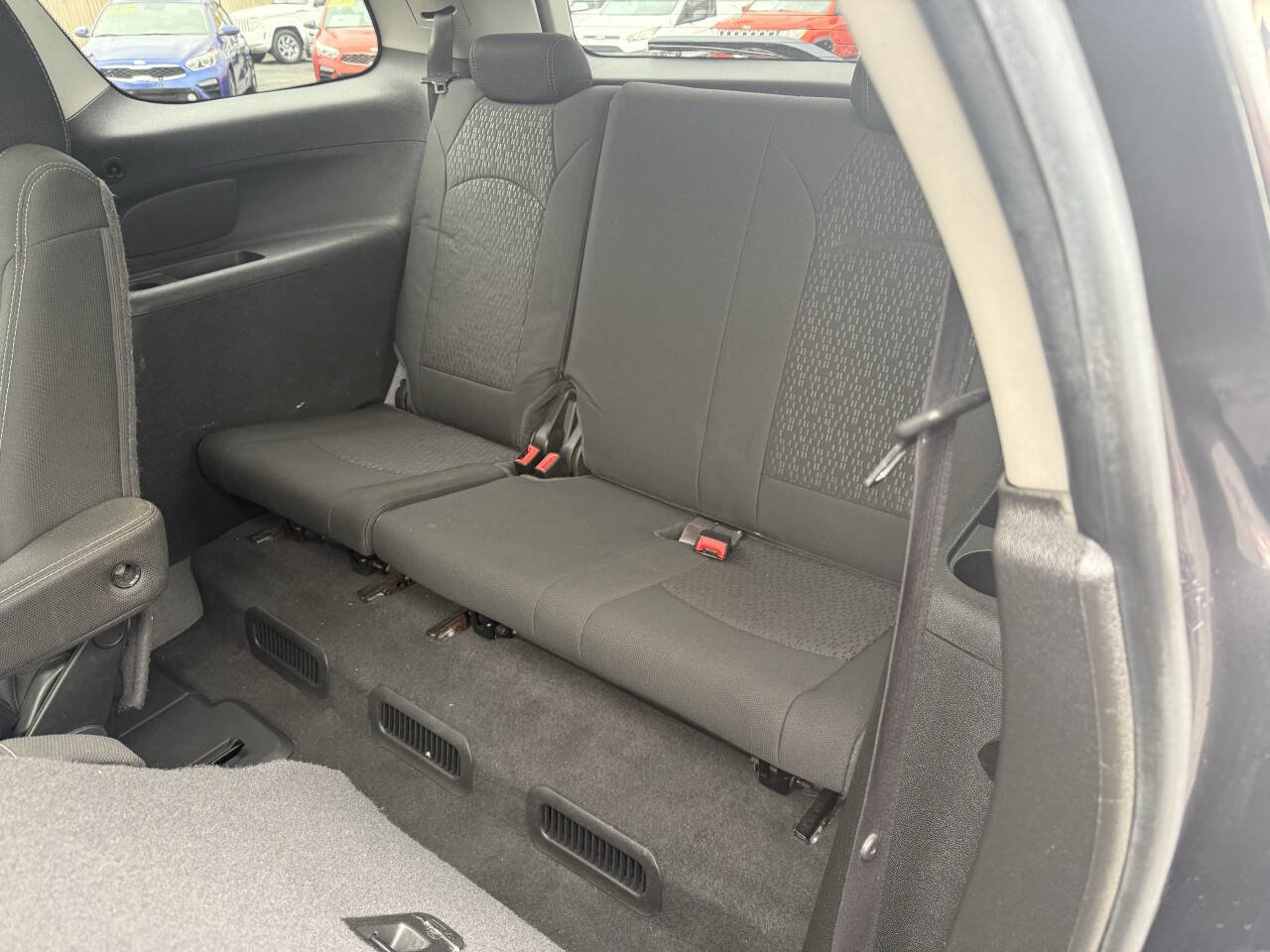 Used 2014 GMC Acadia SLE image 18