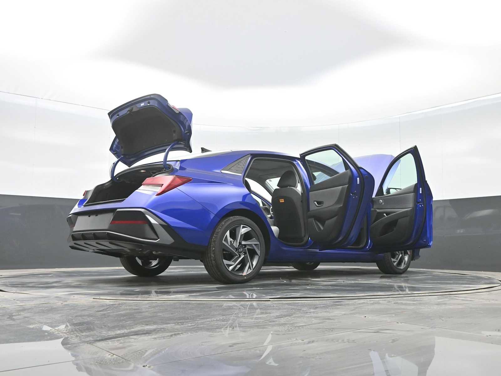 New 2026 Hyundai Elantra Limited image 32