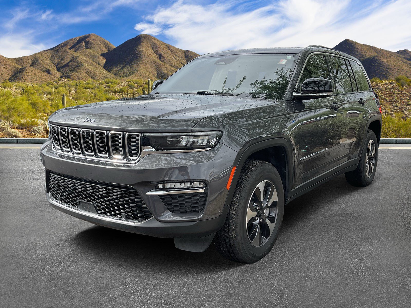 Used 2022 Jeep Grand Cherokee Limited 4xe w/ Luxury Tech Group II AWD/4WD image 14