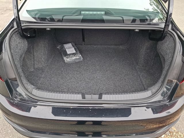 Certified 2024 Volkswagen Jetta Sport FWD image 29