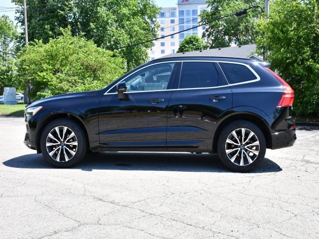 Certified 2023 Volvo XC60 B5 Core w/ Climate Package AWD/4WD image 4