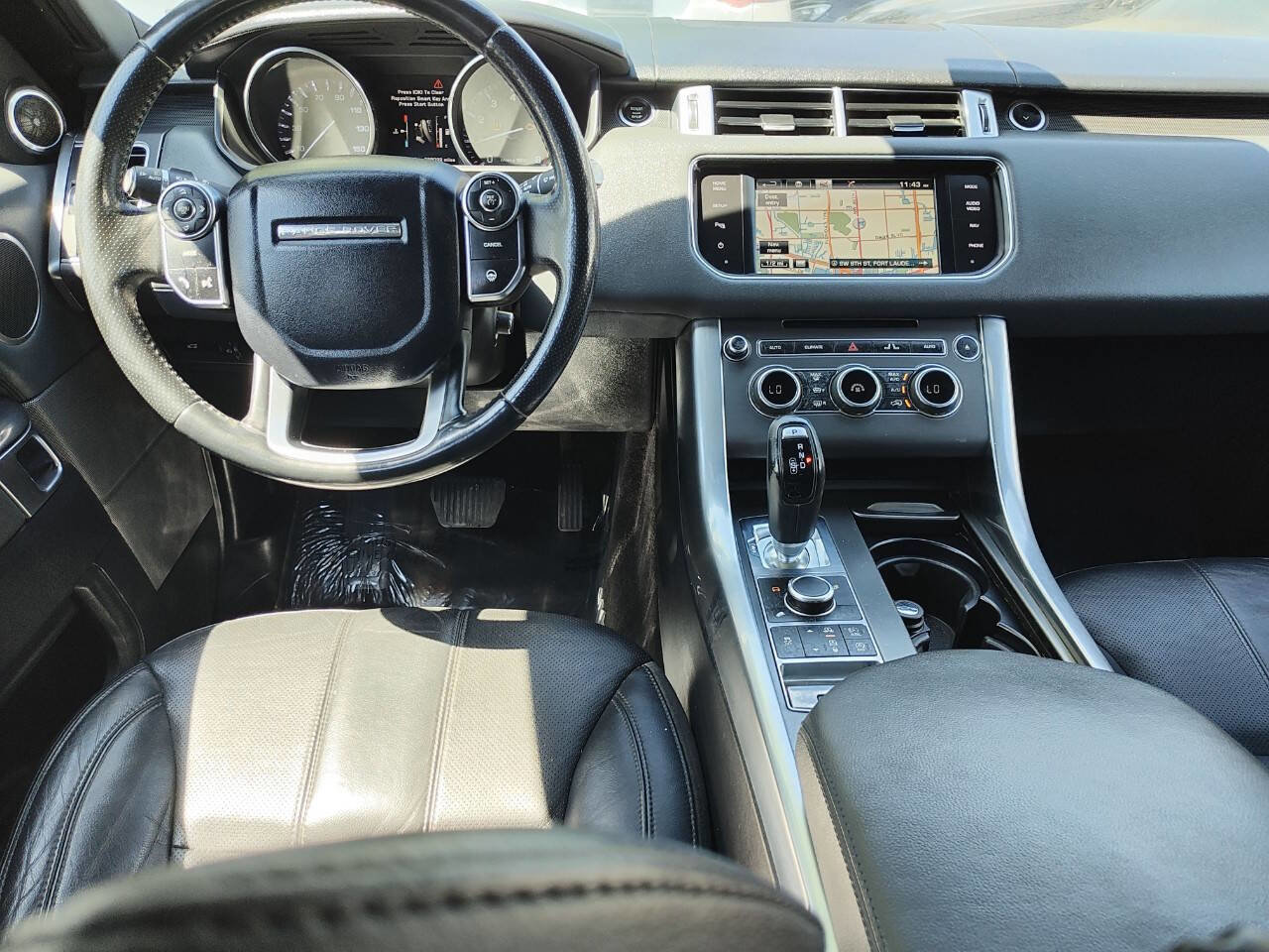 Used 2015 Land Rover Range Rover Sport SE image 43