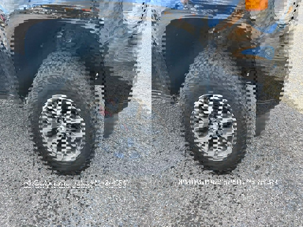 Used 2021 GMC Canyon AT4 w/ Driver Alert Package image 19