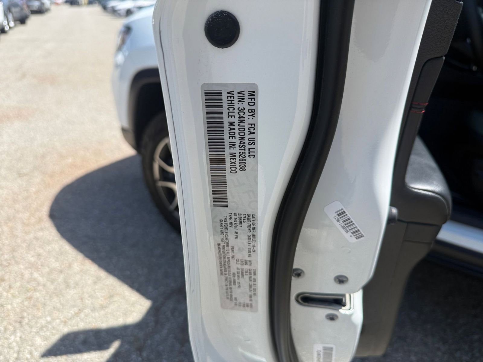 Used 2025 Jeep Compass Trailhawk AWD/4WD image 24