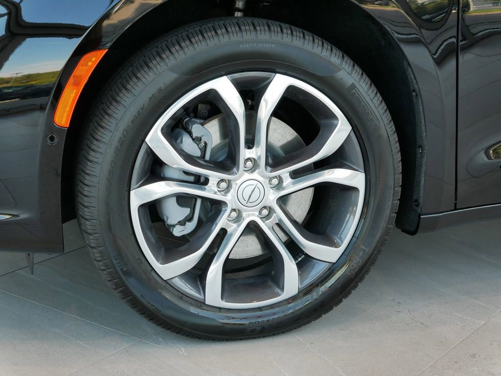 New 2026 Chrysler Pacifica Pinnacle image 13