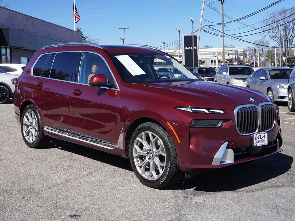 Used 2024 BMW X7 xDrive40i w/ Premium Package AWD/4WD image 2