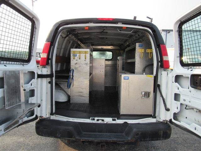Used 2015 Chevrolet Express 2500 RWD image 21