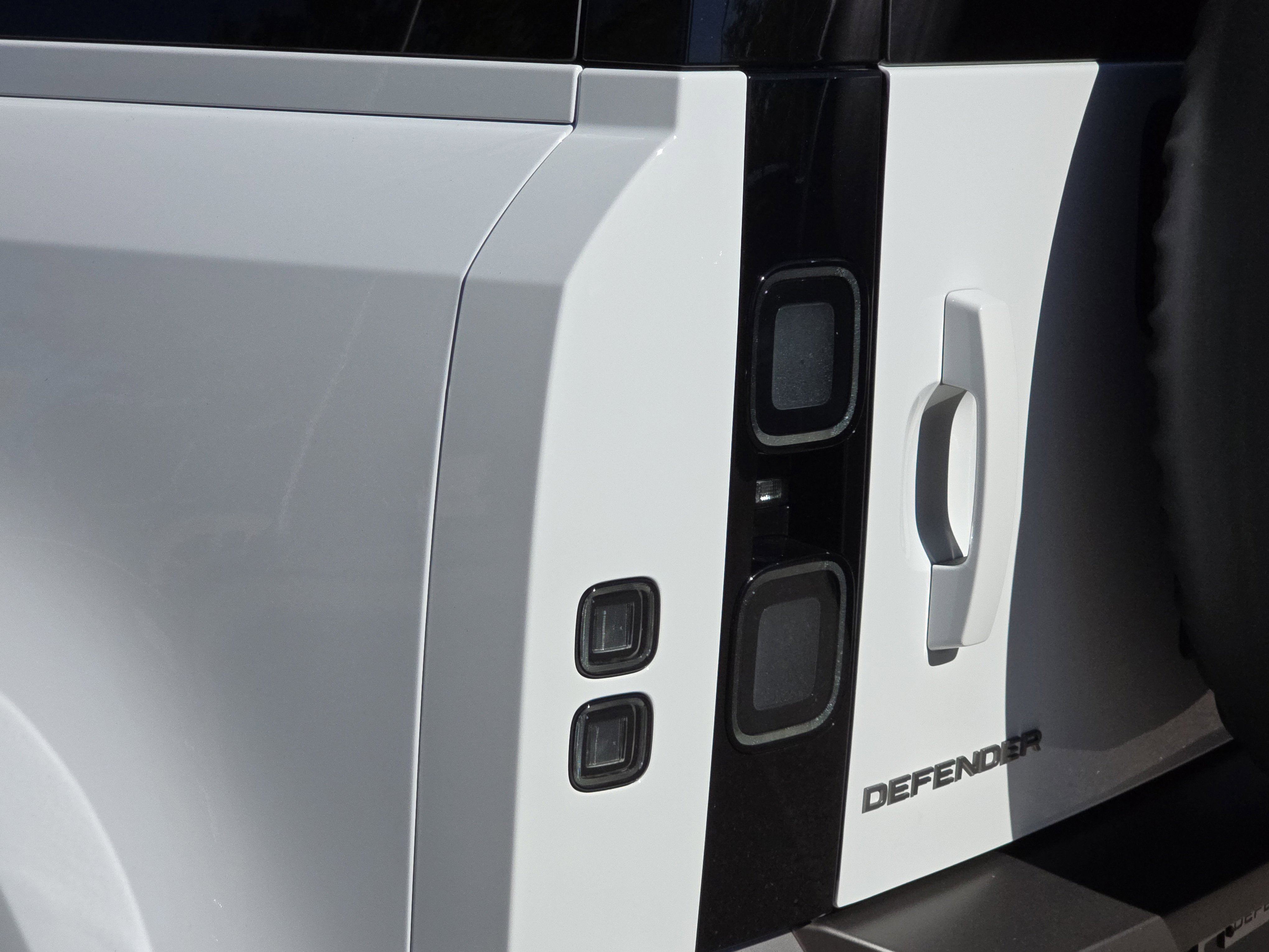 New 2026 Land Rover Defender 110 S image 34