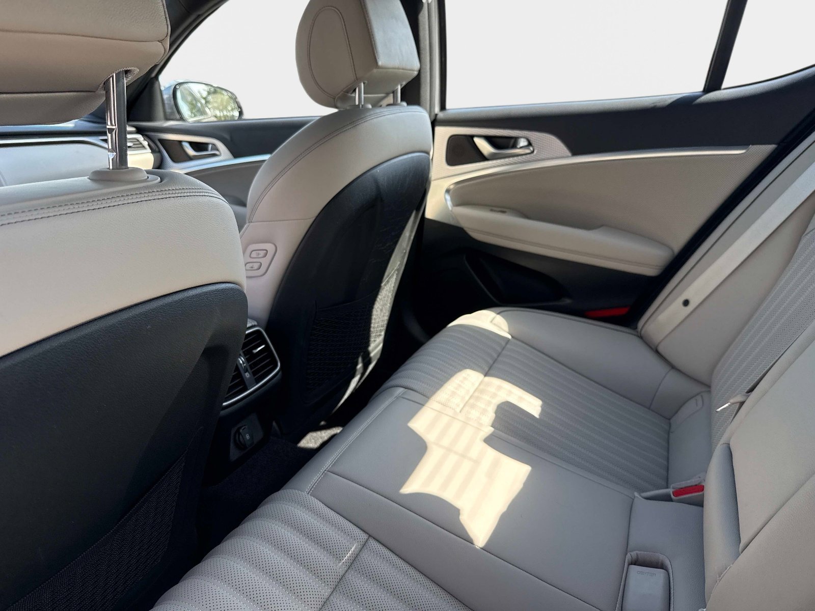 Used 2023 Genesis G70 2.0T w/ Sport Prestige Package image 14