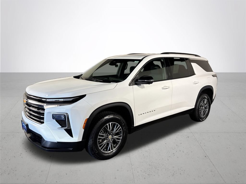 Used 2024 Chevrolet Traverse LT AWD/4WD image 2