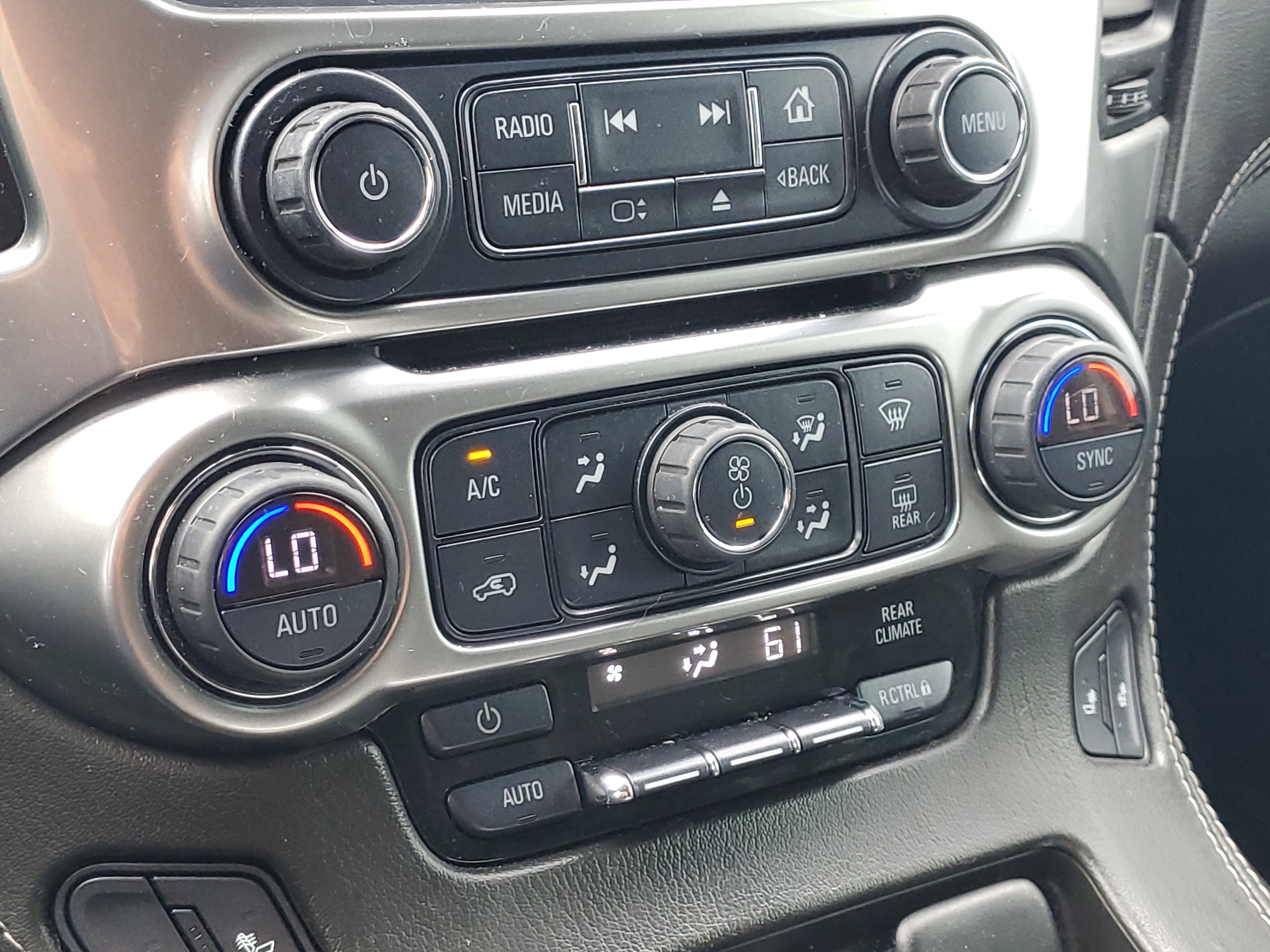 Used 2019 Chevrolet Tahoe LT w/ RST Edition AWD/4WD image 35