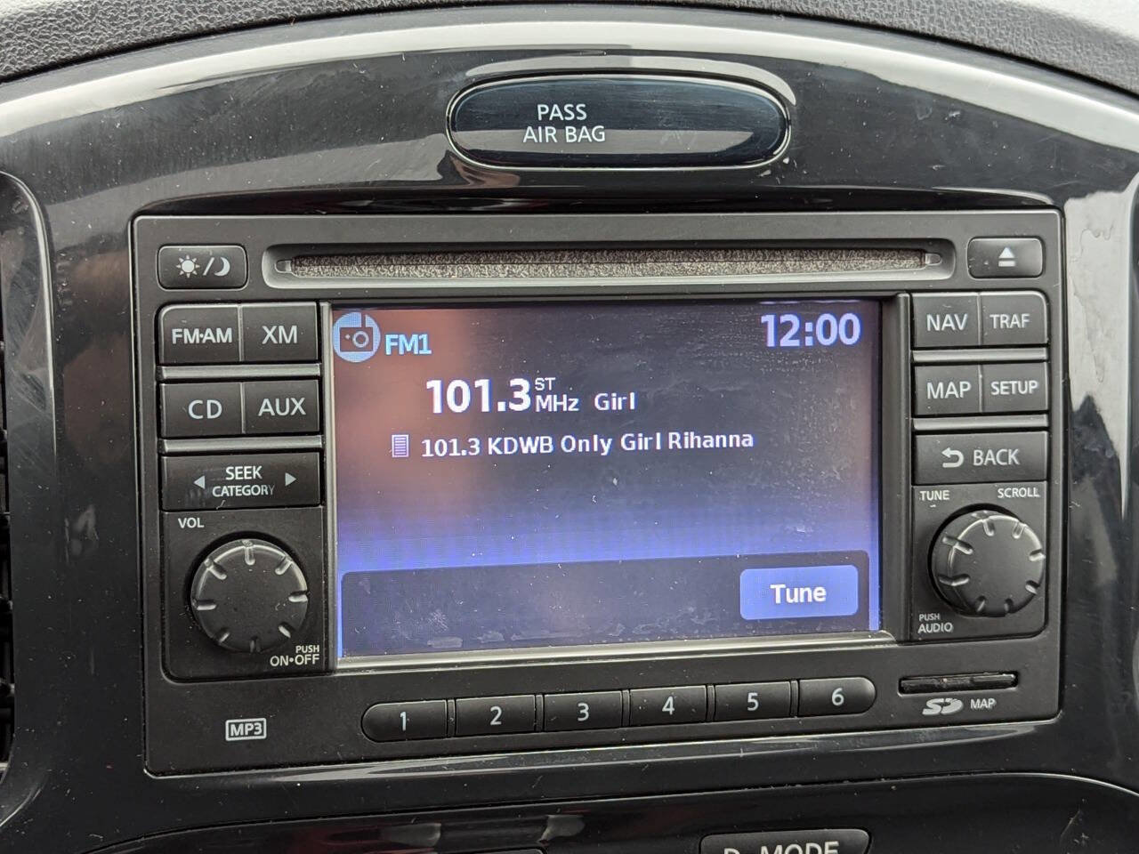 Used 2013 Nissan Juke SV image 20