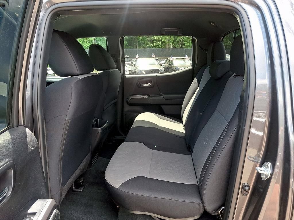 Used 2023 Toyota Tacoma TRD Off-Road AWD/4WD image 15