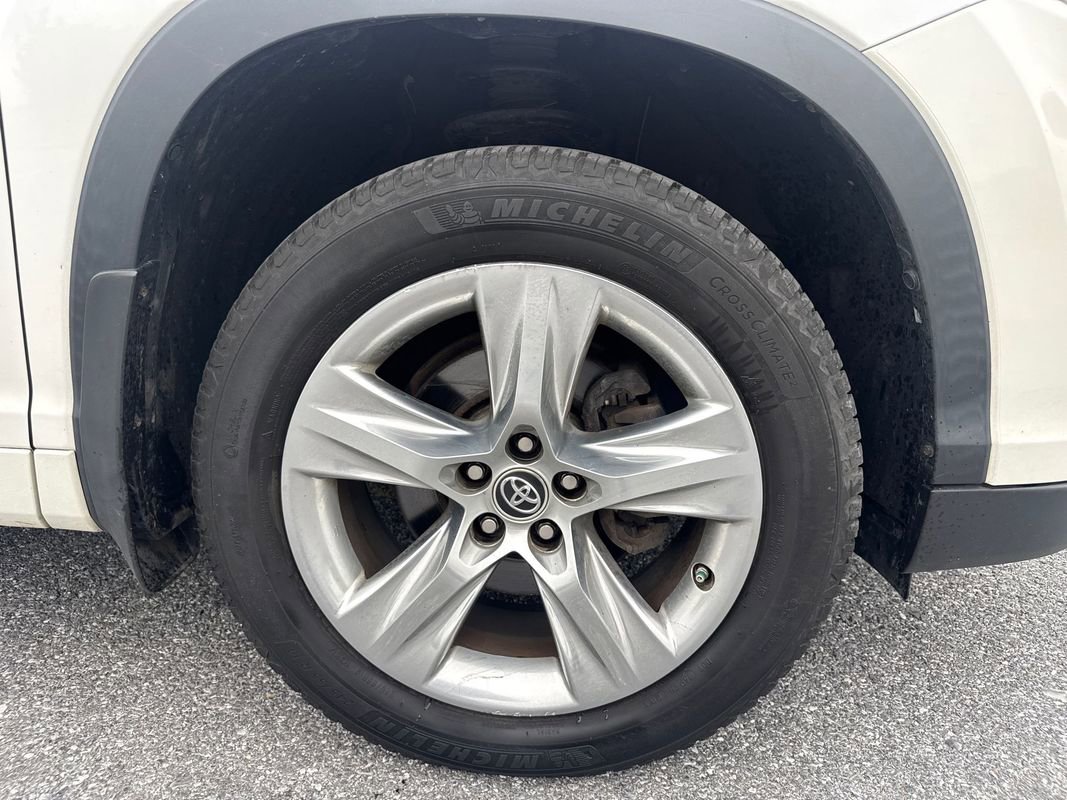 Used 2016 Toyota Highlander Limited AWD/4WD image 33