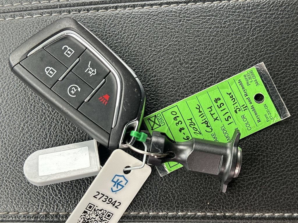 Used 2024 Cadillac XT4 Premium Luxury FWD image 32