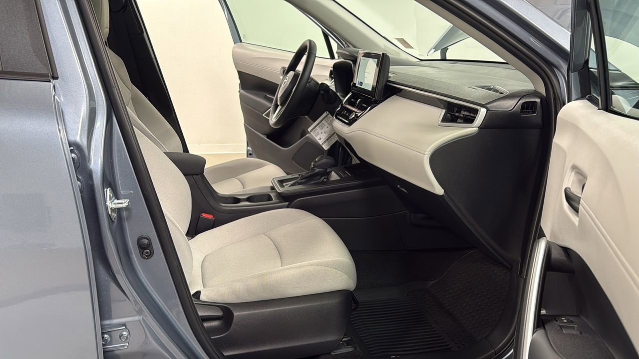 Certified 2026 Toyota Corolla Cross LE w/ Moonroof Package image 18