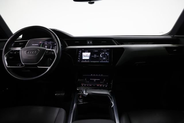 Used 2022 Audi e-tron Premium Plus w/ Premium Plus Package image 11