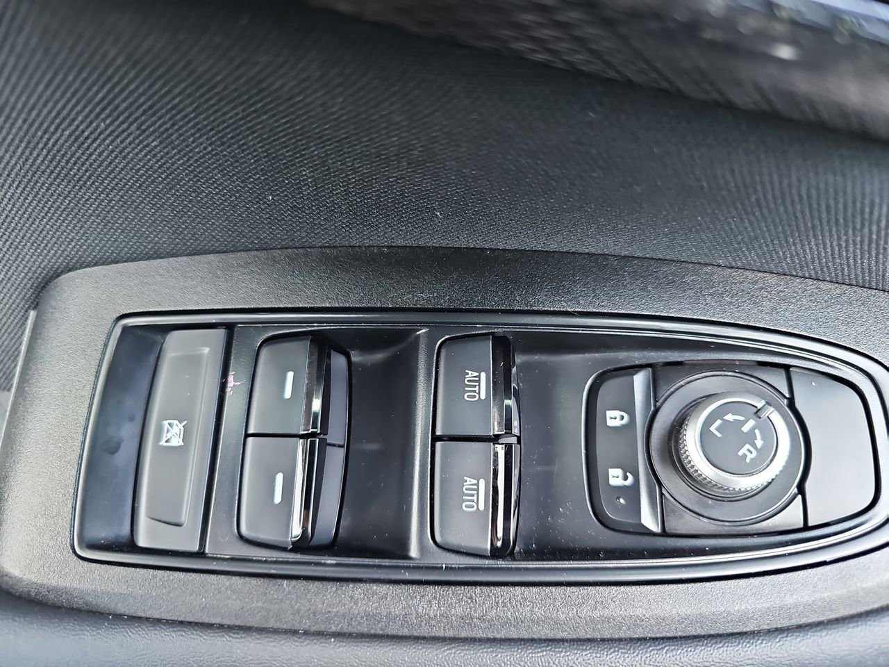 Certified 2025 Subaru Outback Premium image 32