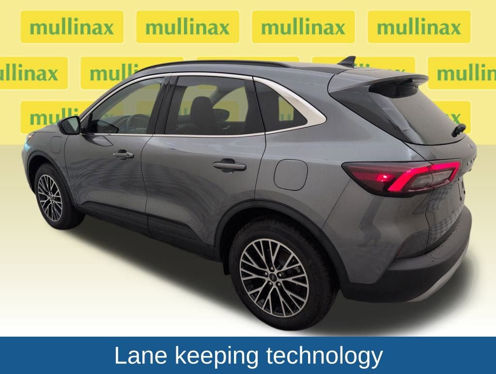 Used 2025 Ford Escape Base image 10