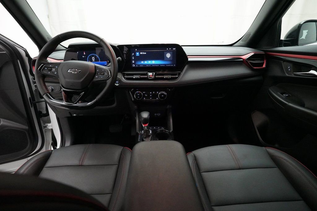 Used 2025 Chevrolet TrailBlazer RS w/ Convenience Package image 5