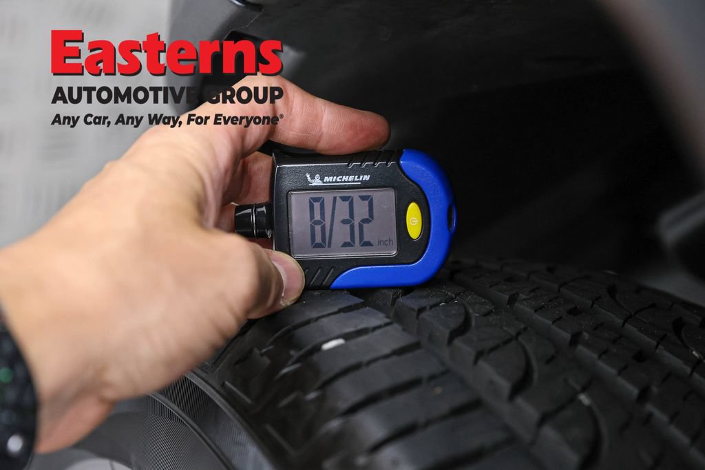 Used 2025 Jeep Compass Limited AWD/4WD image 29