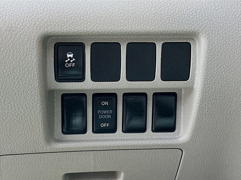 Used 2017 Nissan Quest SV image 10