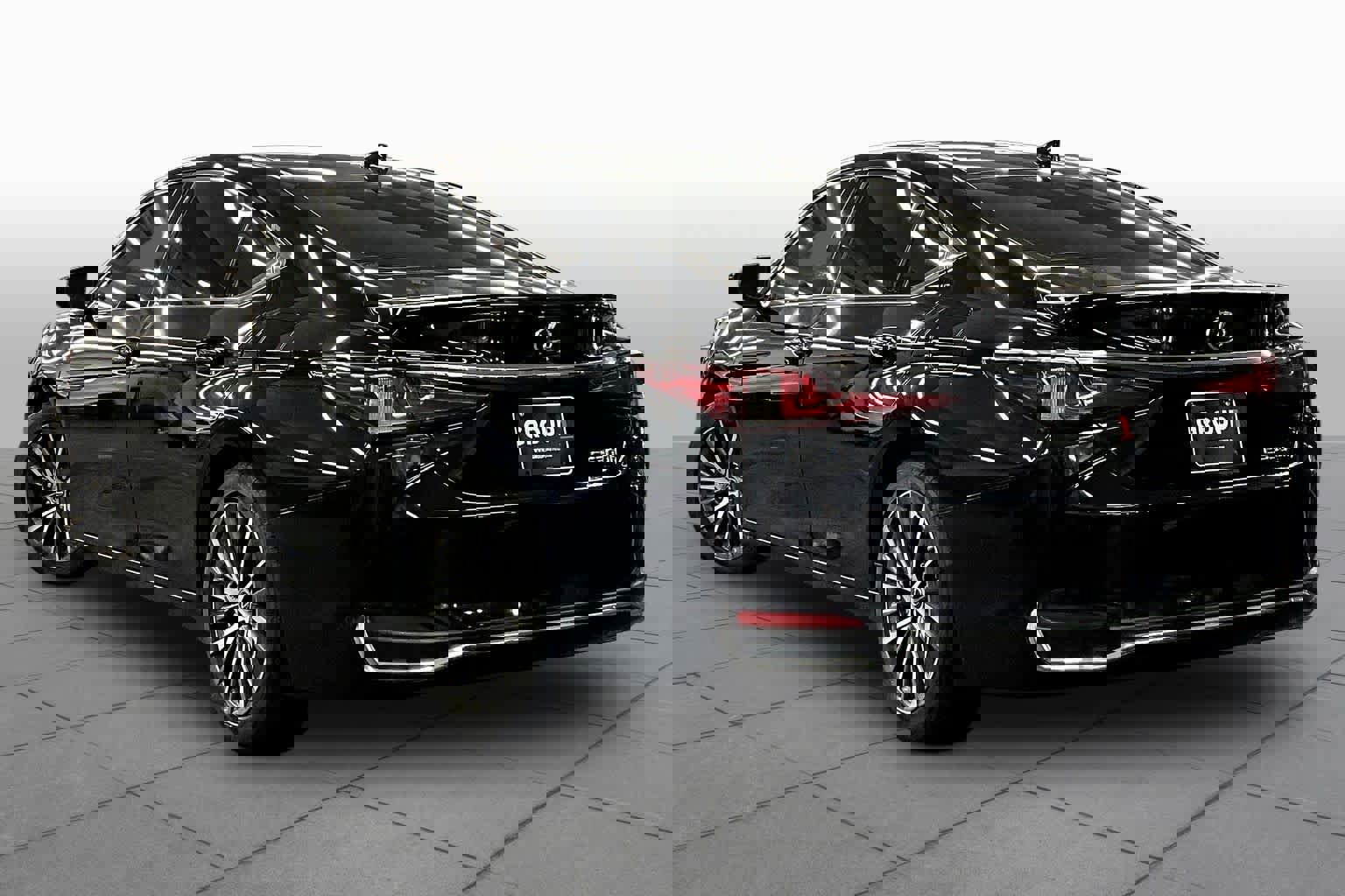 Used 2024 Lexus ES 300h w/ Premium Package FWD image 12