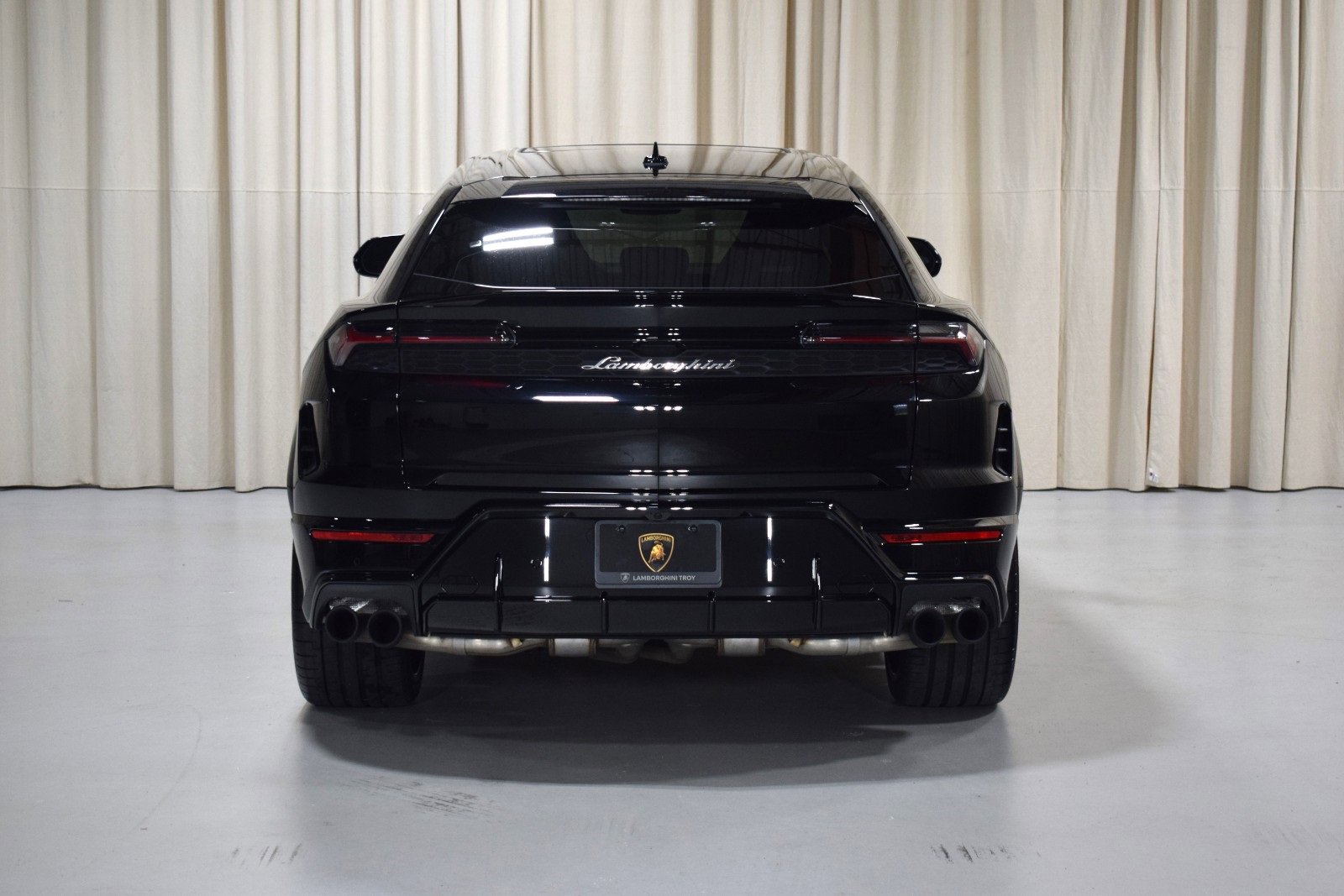Used 2025 Lamborghini Urus SE image 12