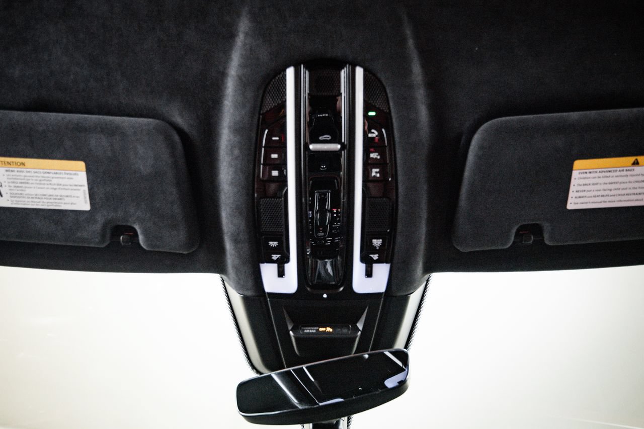 Certified 2022 Porsche Cayenne Turbo AWD/4WD image 20
