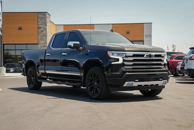 Used 2024 Chevrolet Silverado 1500 High Country w/ Technology Package image 1