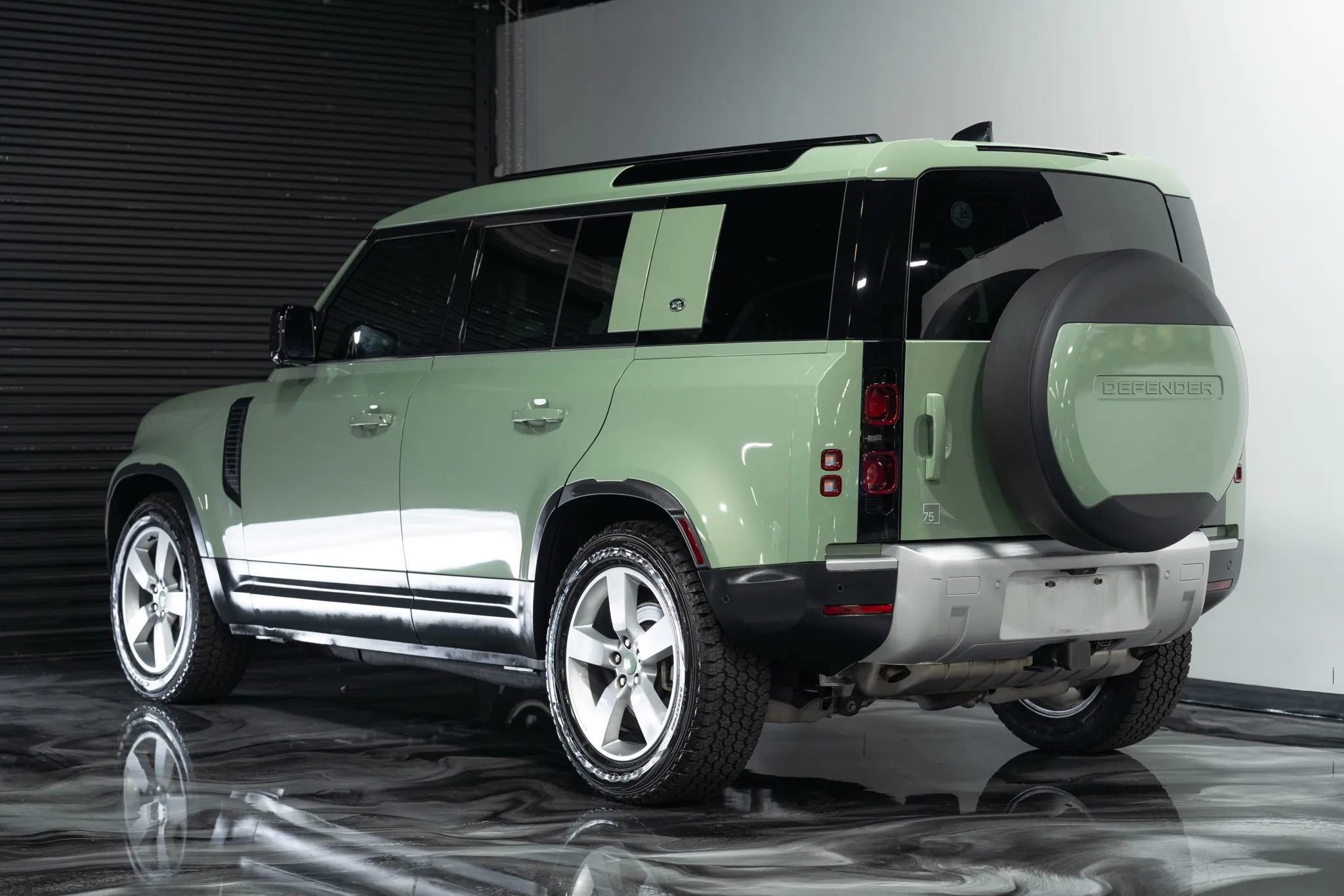 Used 2023 Land Rover Defender 110 75th Limited Edition image 11