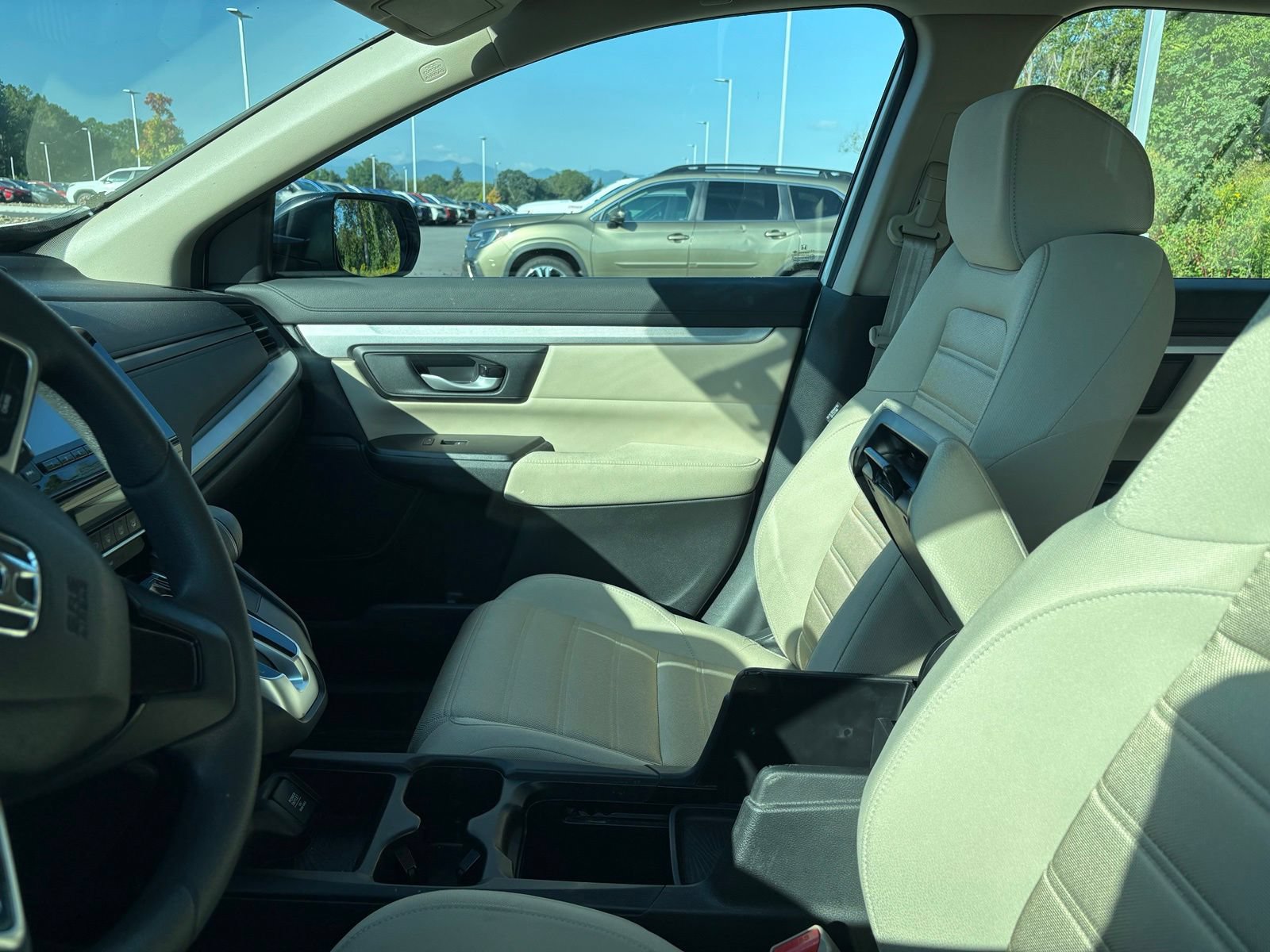 Used 2018 Honda CR-V LX image 7