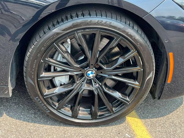 Used 2022 BMW 750i xDrive w/ Luxury Rear Seating Package AWD/4WD image 9