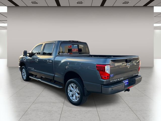 Used 2016 Nissan Titan SV image 7