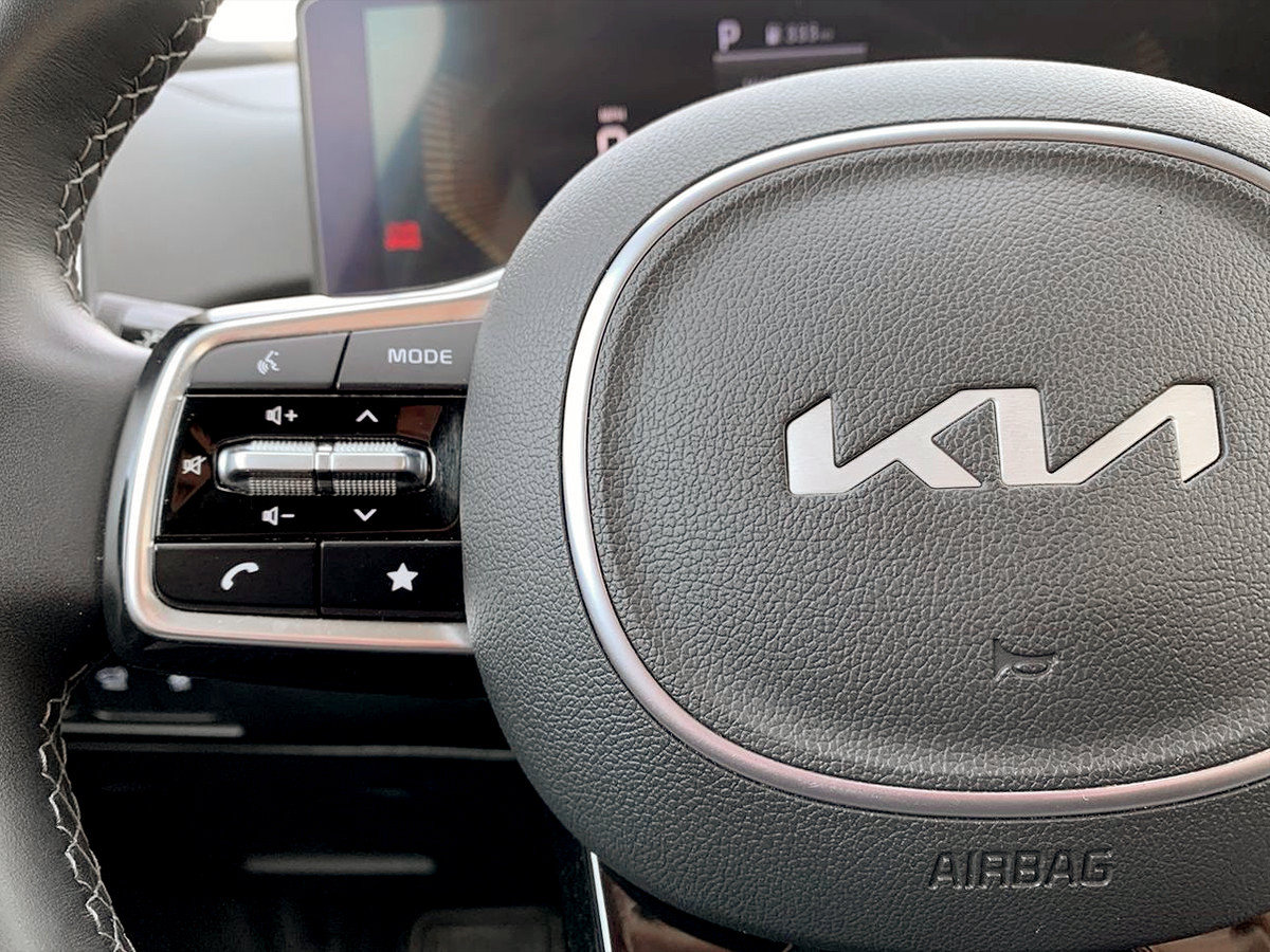 Used 2025 Kia Sorento EX AWD/4WD image 17