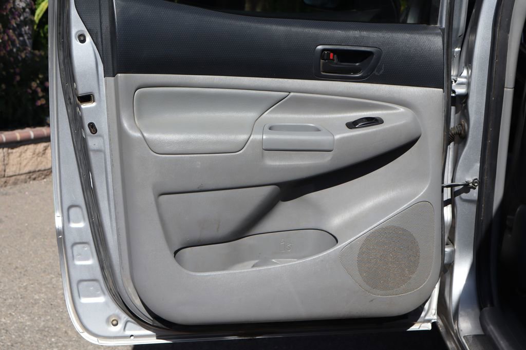 Used 2014 Toyota Tacoma 4x4 Double Cab w/ TRD Off-Road Package image 36