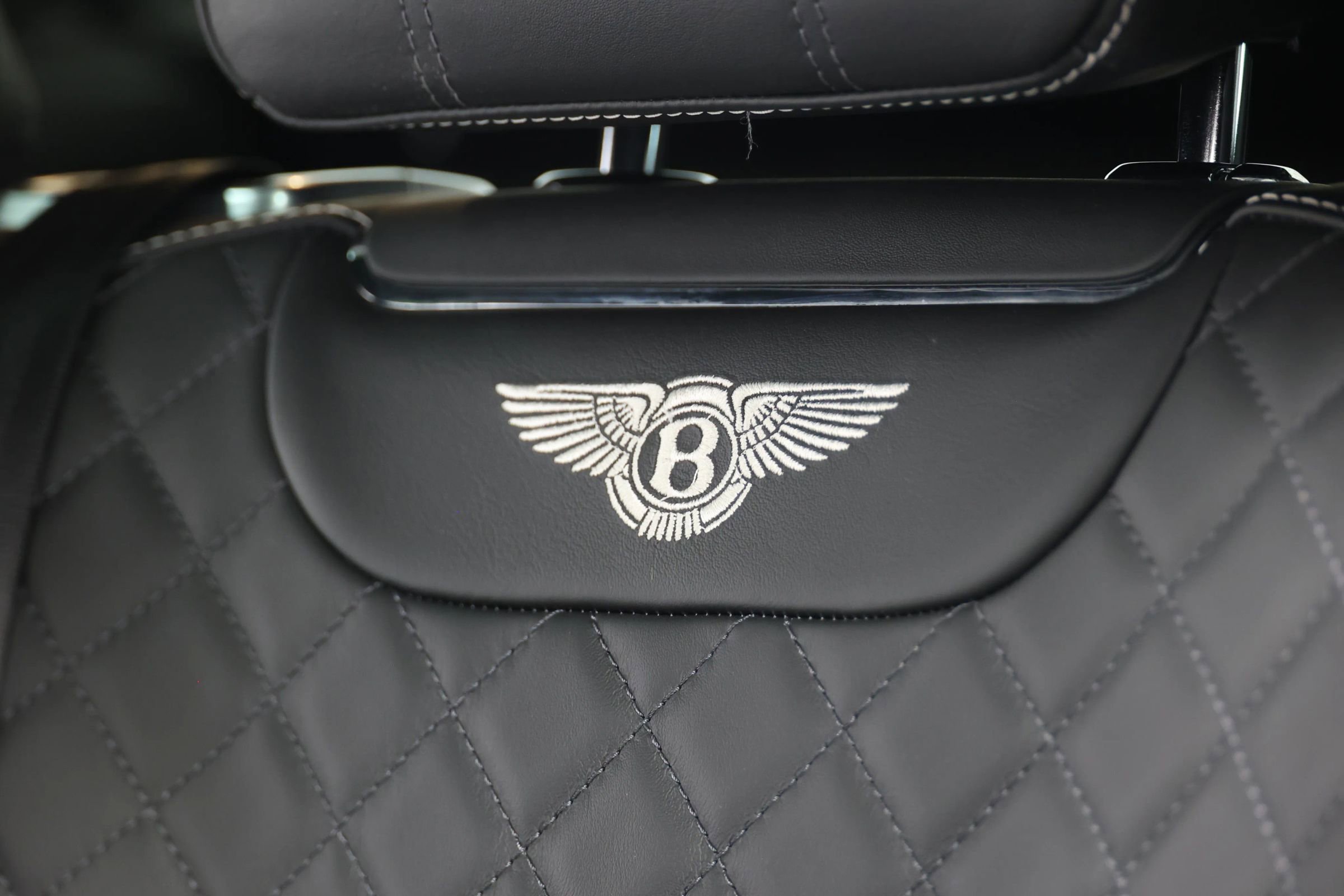 Used 2017 Bentley Bentayga image 61