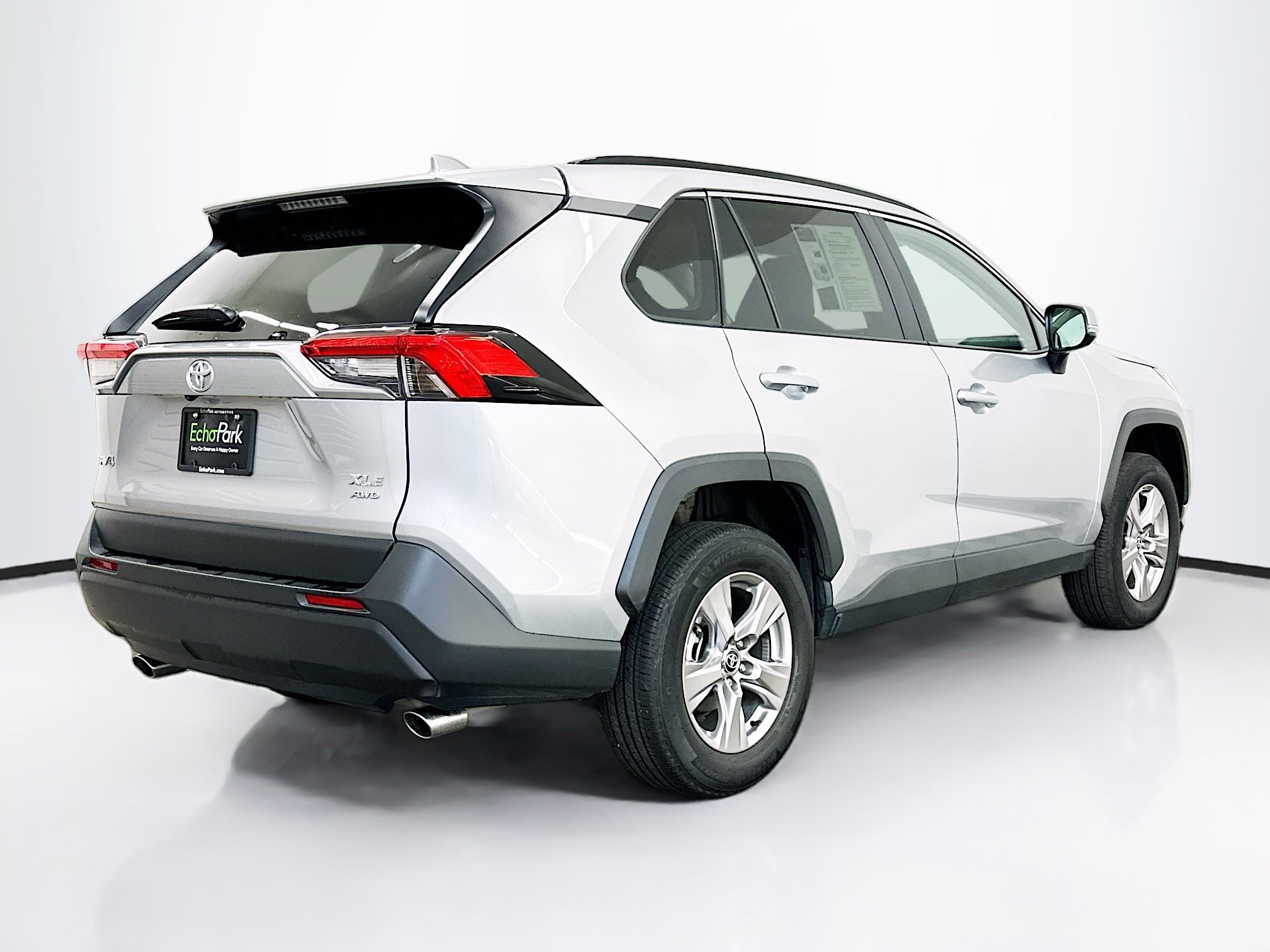 Used 2025 Toyota RAV4 XLE image 9