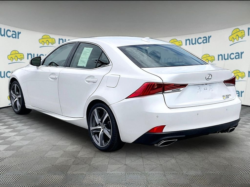 Used 2017 Lexus IS 200t w/ Premium Package RWD image 4