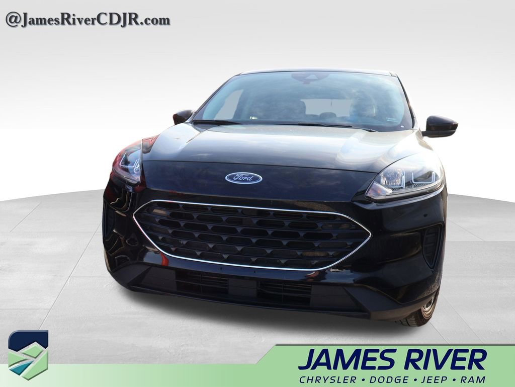 Used 2022 Ford Escape SE w/ SE Sport Appearance Package image 5