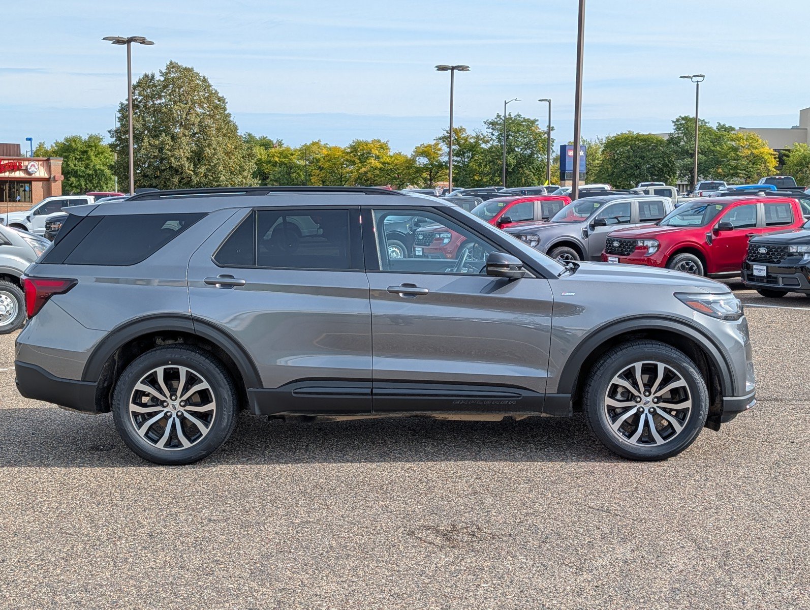Used 2025 Ford Explorer ST-Line AWD/4WD image 6