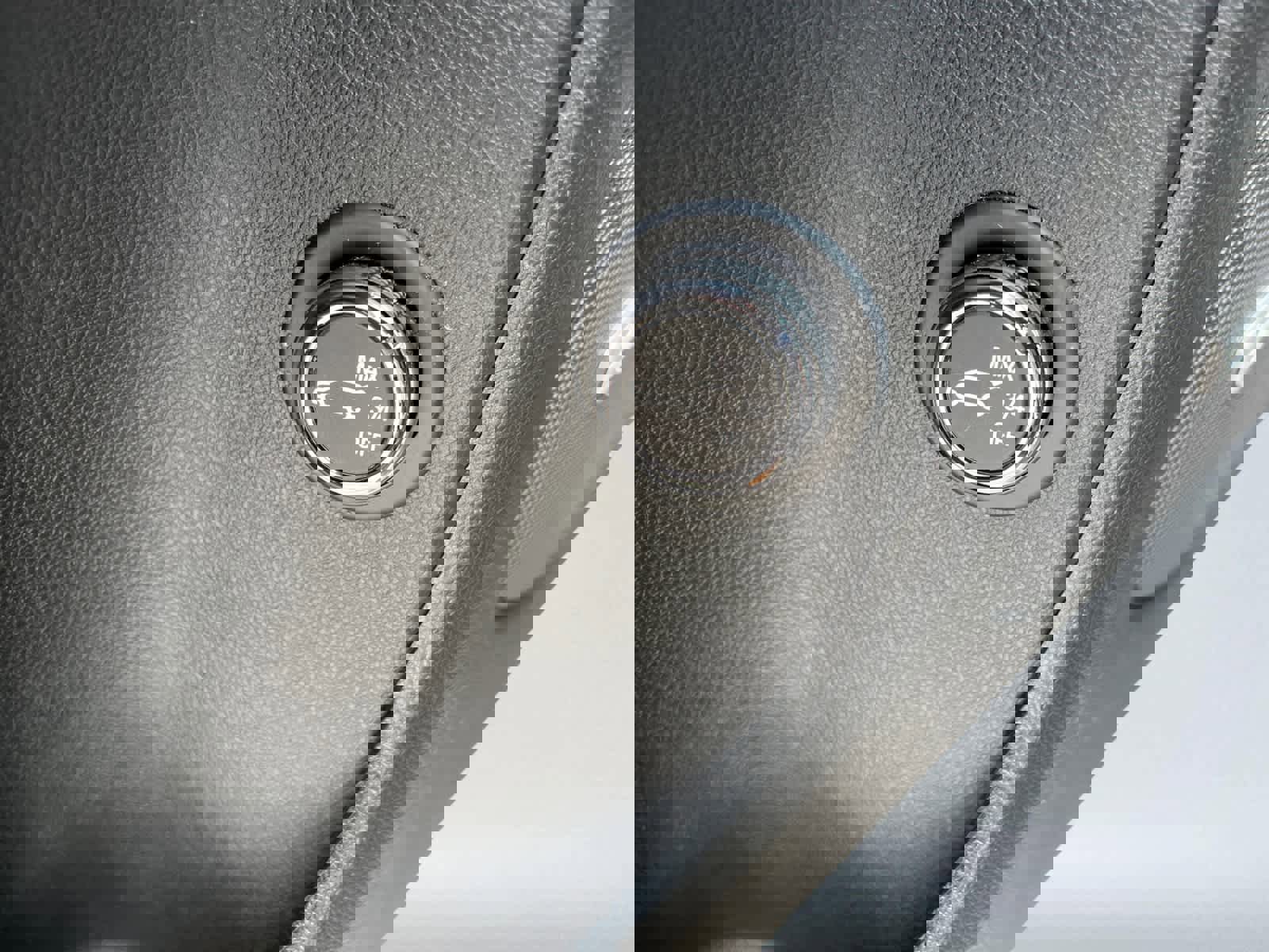 Used 2023 Chevrolet Blazer RS w/ Enhanced Convenience Package image 13