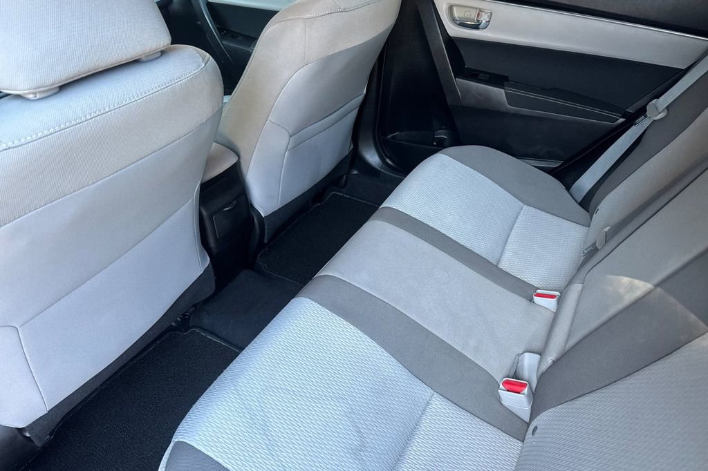 Used 2017 Toyota Corolla LE FWD image 11